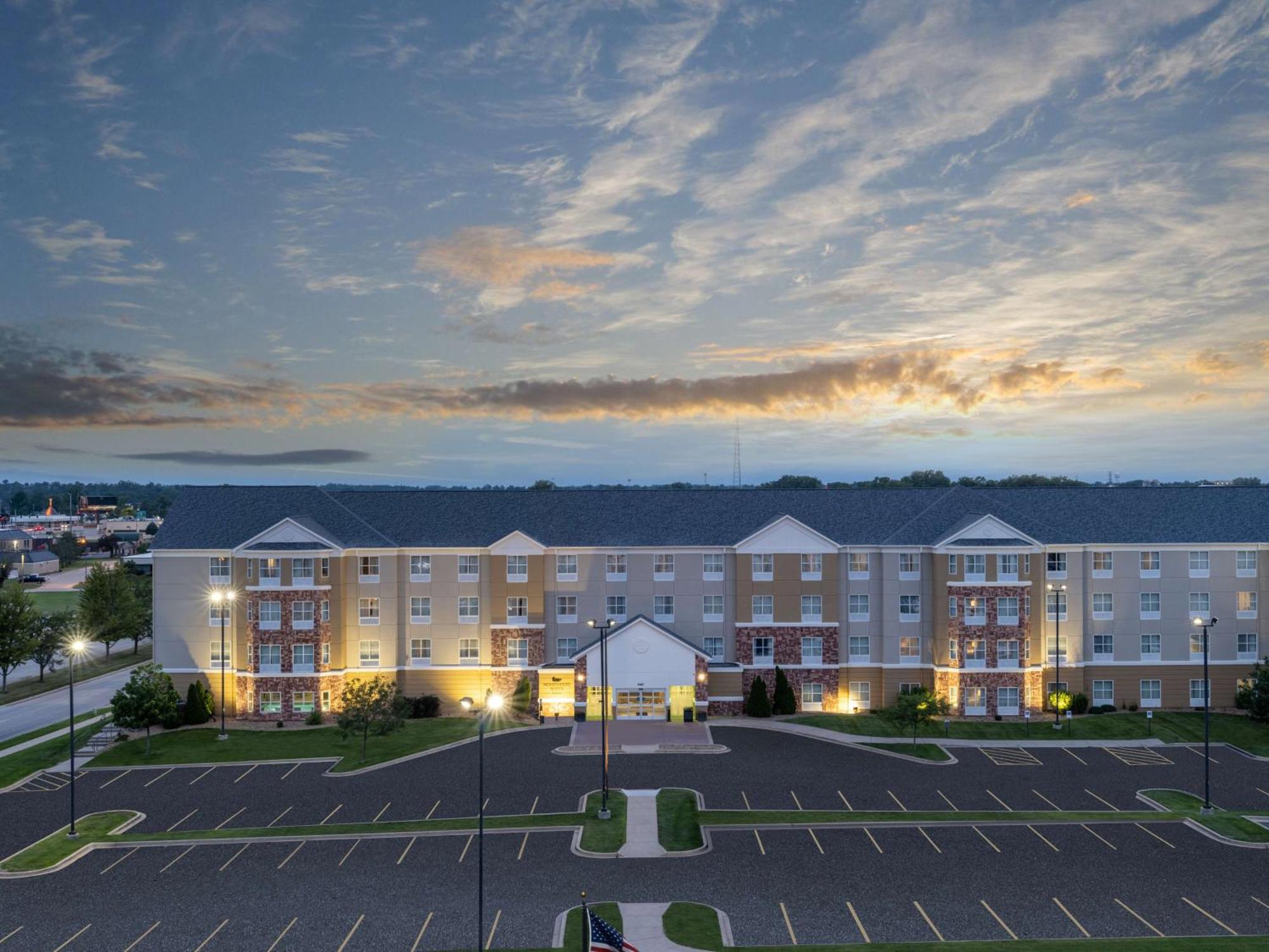 Homewood Suites By Hilton Cedar Rapids-North Exterior photo